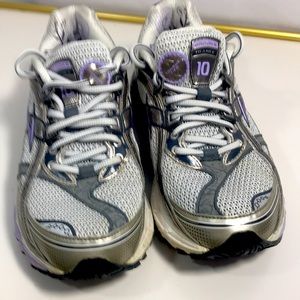Brooks Trance 10 Running Shoe size 6 womens